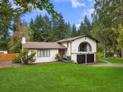 3 bedroom luxury Detached House for sale in Bainbridge Island, Washington