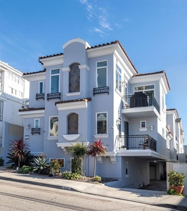 3 bedroom luxury Townhouse for sale in Hermosa Beach, United States