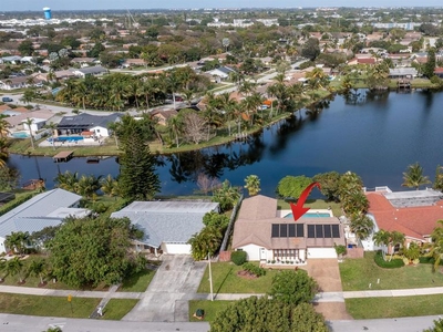 3 bedroom luxury Villa for sale in Deerfield Beach, Florida