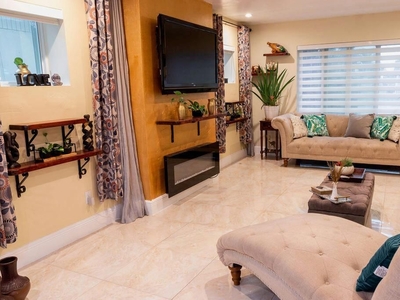 4 bedroom luxury Villa for sale in North Miami, Florida