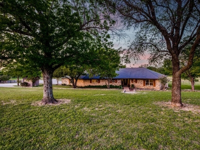 Exclusive country house for sale in Weatherford, Texas