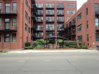 2323 W Pershing Rd #328, Chicago, IL 60609