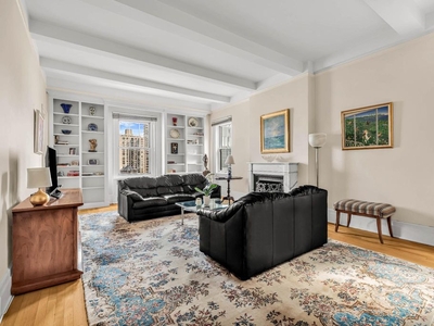 5 room luxury House for sale in New York