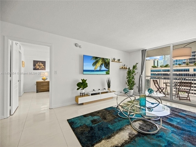 1200 Brickell Bay Dr, Miami, FL, 33131 | 1 BR for sale, Residential sales