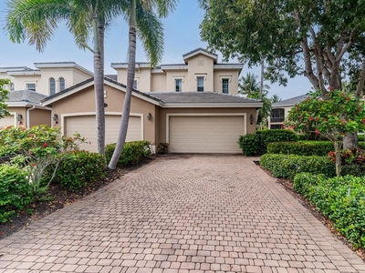 Luxury Apartment for sale in Naples, Florida