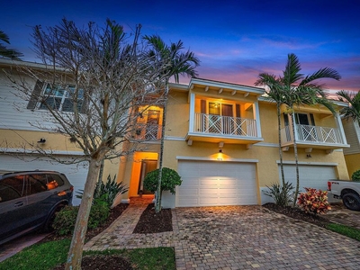 Luxury Townhouse for sale in Palm Beach Gardens, Florida