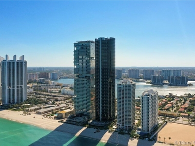 4 bedroom luxury Apartment for sale in 18555 Collins Ave, Sunny Isles Beach, Miami-Dade, Florida