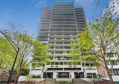 1430 N Astor St #12A, Chicago, IL 60610