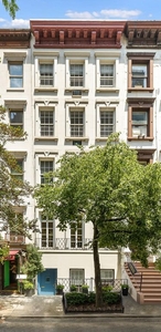 12 room luxury Townhouse for sale in New York
