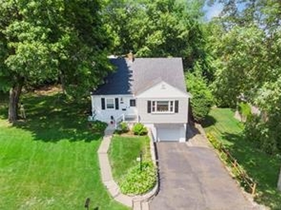 95 Middlebrooks, Trumbull, CT, 06611 | 4 BR for sale, single-family sales