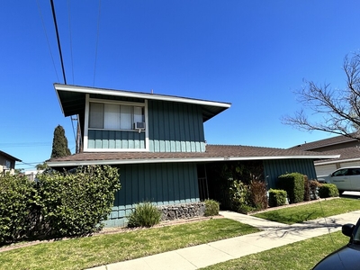 1151 N Shattuck St, Orange, CA 92867 - Two Townhome Style Units and One 3BD/2BA Unit