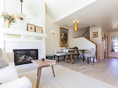 Beautifully Remodeled Townhome