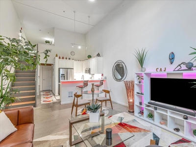 2 bedroom luxury Apartment for sale in Oakland, California