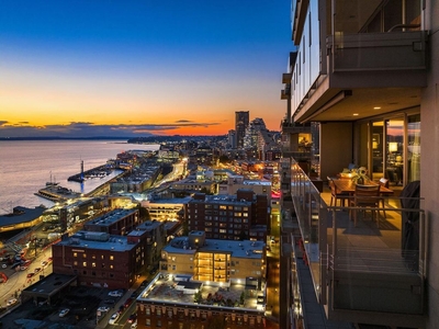 2 bedroom luxury Apartment for sale in Seattle, Washington