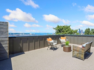 2 bedroom luxury Flat for sale in Seattle, United States