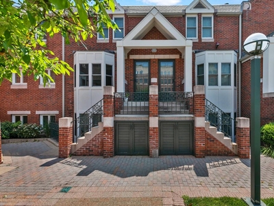 2 bedroom luxury Townhouse for sale in New Haven, United States
