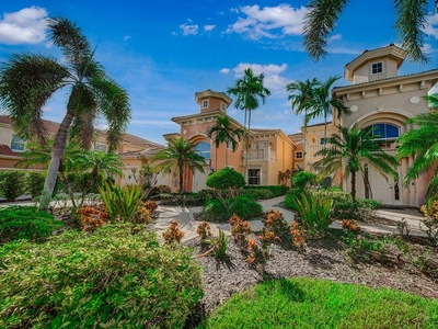 3 bedroom luxury Apartment for sale in Naples, Florida