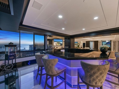 3 bedroom luxury Flat for sale in San Diego, California