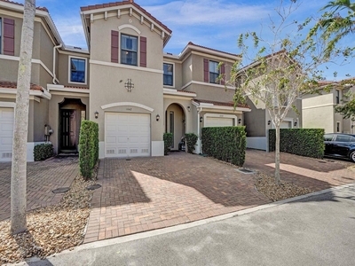 3 bedroom luxury Townhouse for sale in Pompano Beach Highlands, Florida