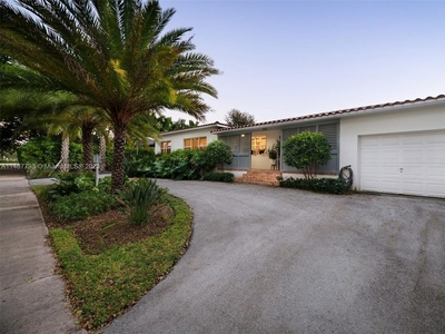 4 bedroom luxury Villa for sale in Coral Gables, Florida