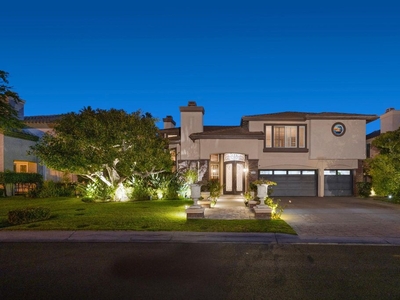 5 bedroom luxury Detached House for sale in Huntington Beach, California