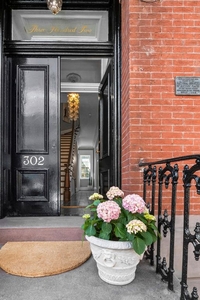 7 bedroom luxury Townhouse for sale in Brooklyn, New York