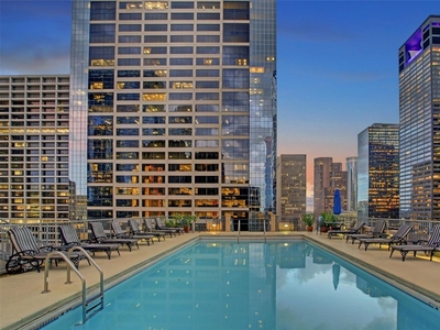 8 room luxury Flat for sale in Houston, Texas