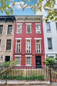 8 room luxury Townhouse for sale in New York, United States