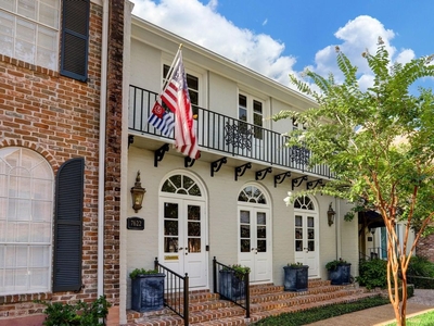 9 room luxury Townhouse for sale in Houston, United States