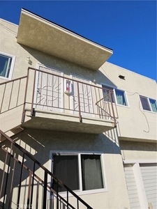 Flat For Rent In Long Beach, California