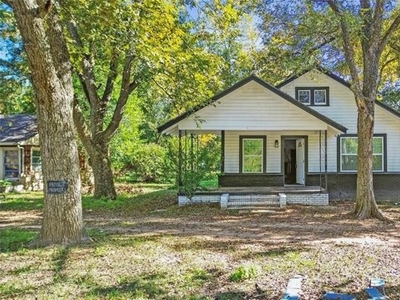 Home For Sale In Crockett, Texas