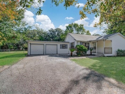 Home For Sale In Highlands, Texas