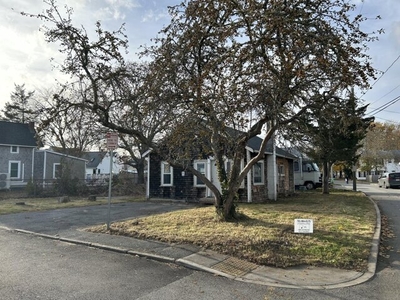 Home For Sale In Onset, Massachusetts