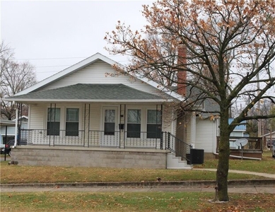 Home For Sale In Shelbyville, Illinois