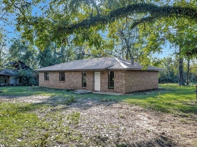 Home For Sale In Timpson, Texas