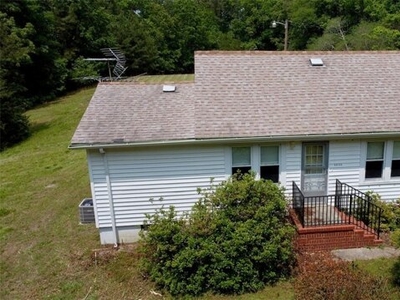 Home For Sale In Topping, Virginia