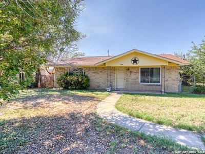 Home For Sale In Uvalde, Texas