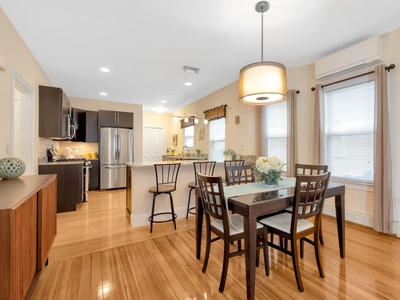 Luxury Apartment for sale in Belmont, United States