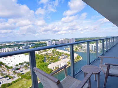 Luxury Apartment for sale in Hollywood, Florida