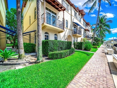 Luxury Townhouse for sale in Boynton Beach, Florida