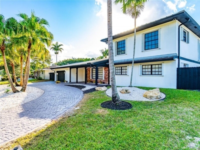 Luxury Villa for sale in Plantation, Florida