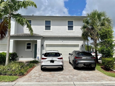 3 bedroom luxury Townhouse for sale in Coconut Creek, Florida
