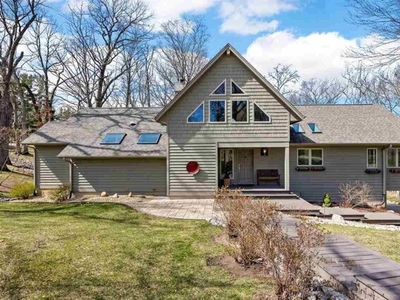 Home For Sale In Iowa City, Iowa