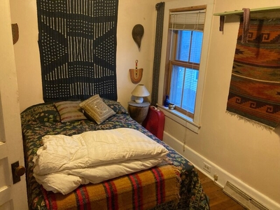 Room For Rent, Burlington, Charming House Close To Everything