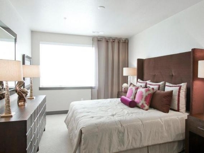 2 bedroom, Denver CO 80203