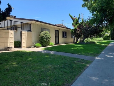 Flat For Rent In Anaheim, California