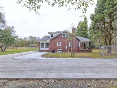 Home For Sale In Ladson, South Carolina