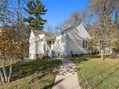 Home For Sale In Oakdale, Minnesota