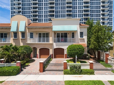 Luxury Townhouse for sale in Pompano Beach, United States