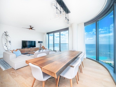 3 bedroom luxury Apartment for sale in Honolulu, Hawaii